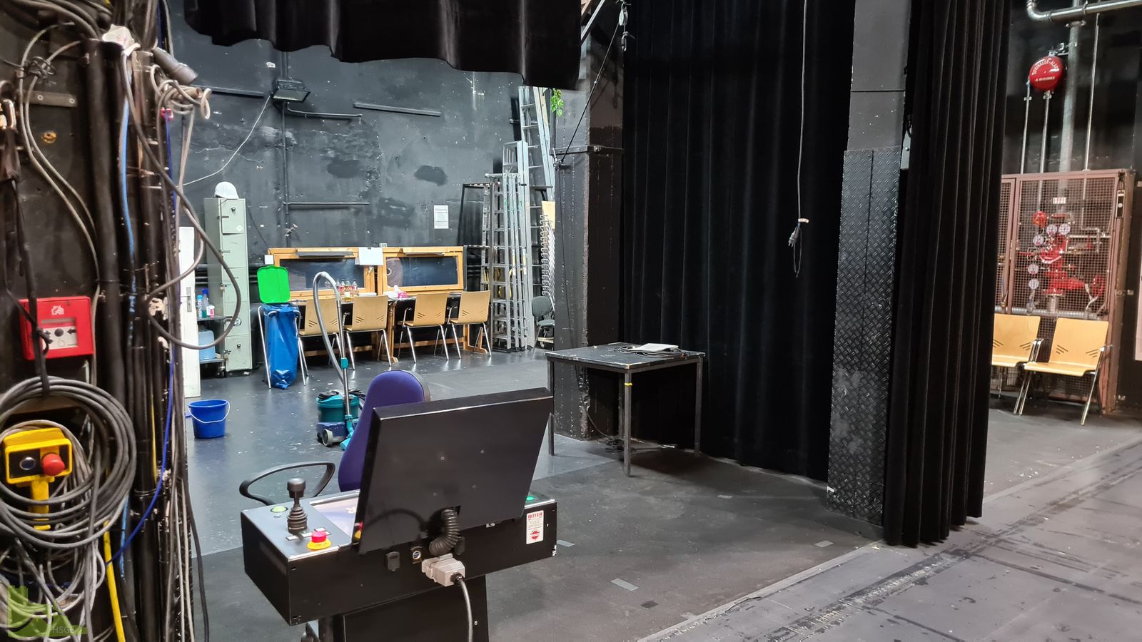 Jgst. Q1 blickt hinter die Kulissen – Besuch im Theater Dortmund
