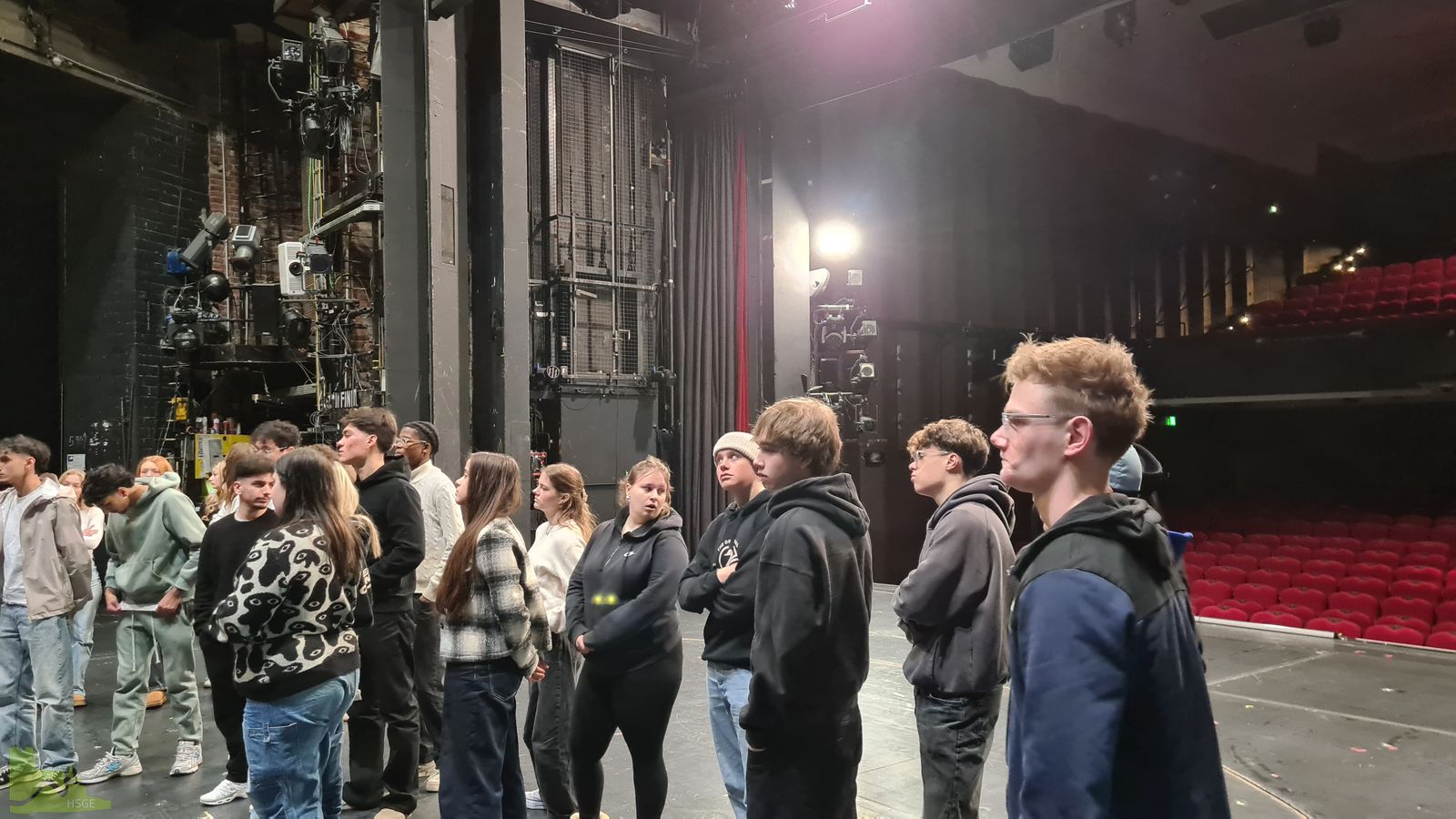 Jgst. Q1 blickt hinter die Kulissen – Besuch im Theater Dortmund