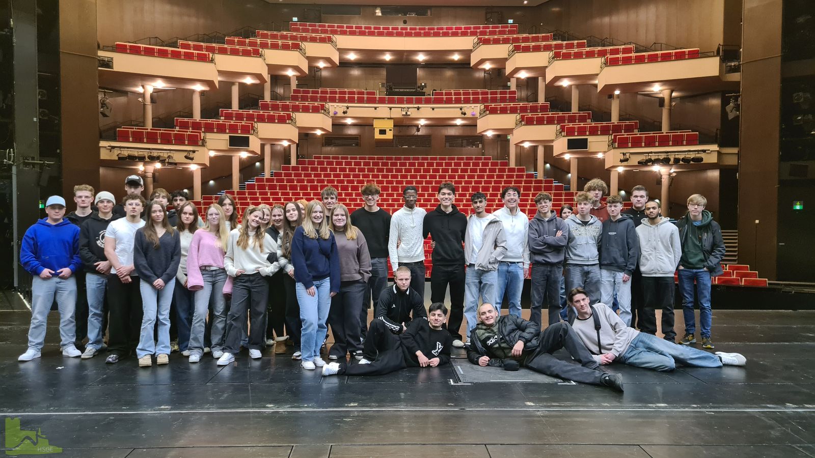 Jgst. Q1 blickt hinter die Kulissen – Besuch im Theater Dortmund