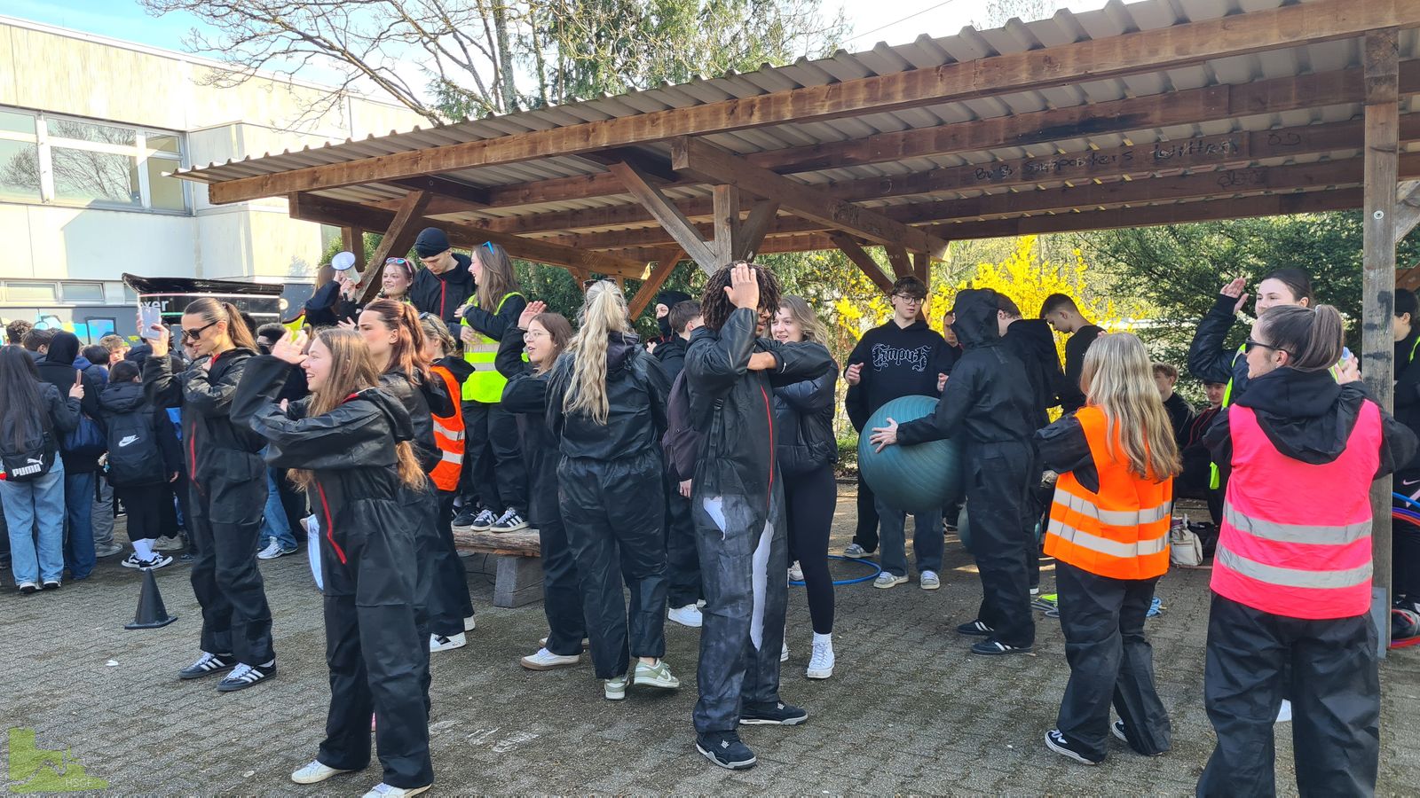 Q2 feiert die vorletzte Schulwoche: lustige Mottos, gute Stimmung und ein bisschen Chaos